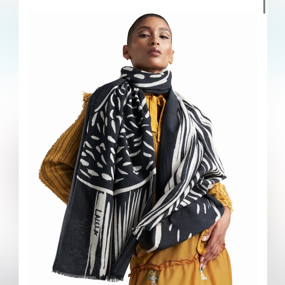 Lalela Scarf Night Leopard gray and white